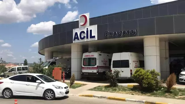 Askeri araçla Milli Eğitim Müdürlüğü'ne ait otomobil çarpıştı! LGS'de görevli öğretmen hayatını kaybetti