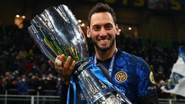 Herkesi şaşırtan sürpriz karar! Hakan Çalhanoğlu, Premier Lig devine gidiyor