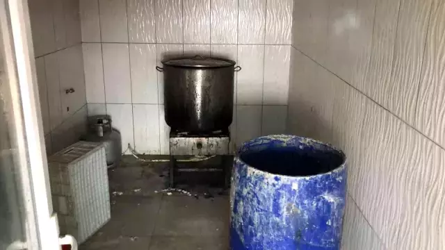 Et işleme tesisine şok baskın...Görüntüler 'pes' dedirtti...