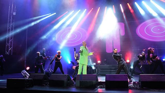 Hande Yener... KURUÇEŞME'DE KOZMİK ENERJİ!