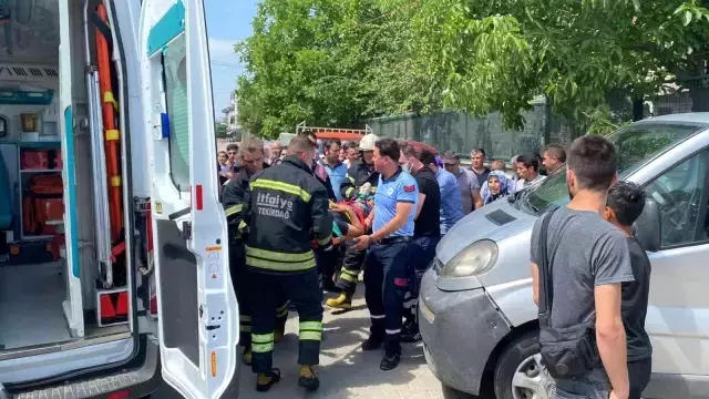 Kendisini kovalayan sürücüden kaçan çocuk, başka bir aracın altında kaldı