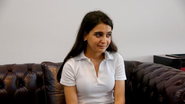 Polise verdiği 'Annem de babam da vefat etti' cevabıyla milyonların yüreğine dokundu! İşte Ayşe'nin hikayesi