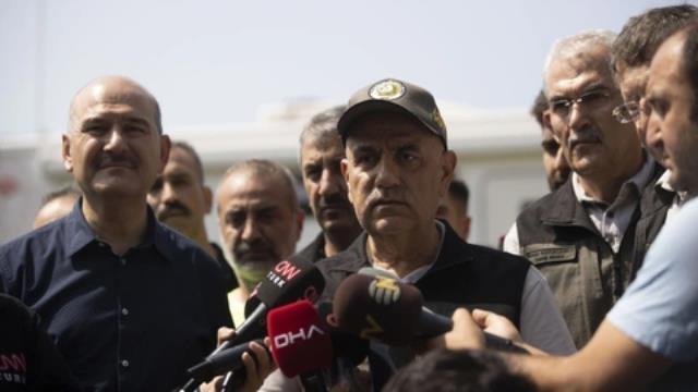 Hükümetten yangında evi tahliye olan ailelere 3'er bin liralık destek