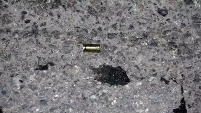 Misafirliği gittiği evde balkona çıkınca kurşun yağmuruna tutuldu