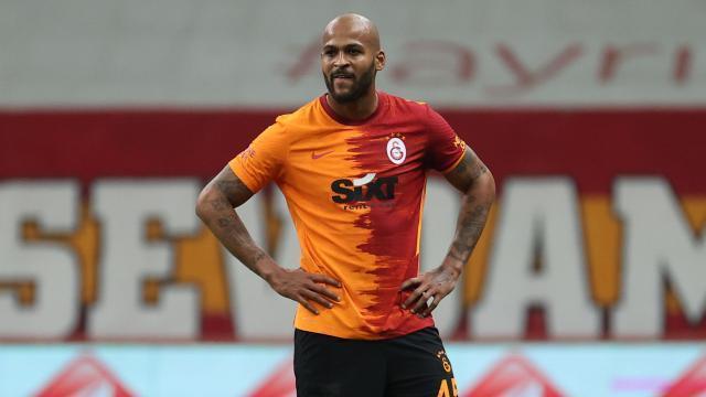 Galatasaray'da takımdan ayrılacak futbolcular belli oldu! Okan Buruk listeyi verdi