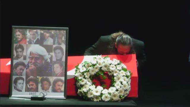 Oyuncu Murat Arkın'dan babası Cüneyt Arkın'a veda! 'Böyle insanlara ağıt değil, destan yaraşır' sözü dakikalarca alkışlandı