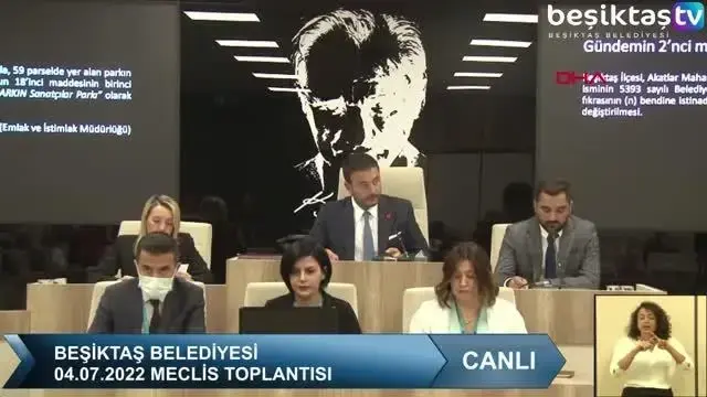 Cüneyt Arkın'ın adı Beşiktaş'taki sanatçılar Parkı'na verildi