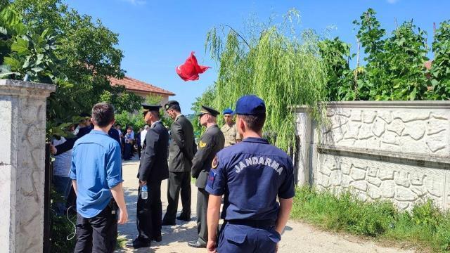 Pençe-Kilit Harekatı bölgesinde şehit düşen Piyade Teğmen eylül ayında evlenmek için hazırlık yapıyordu