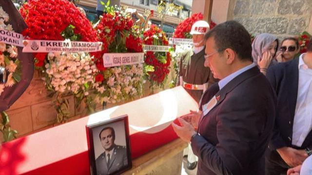 Murat Ongun'un acı günü! Babası Emekli Binbaşı Nihat Ongun, bayrağa sarılı tabutla son yolculuğuna uğurlandı