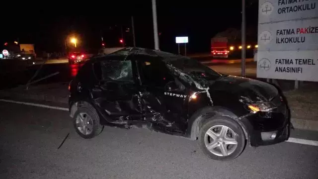 Bir garip kaza! Sürücülerden biri şoka girip gözyaşlarına boğuldu, diğeri 'Ben ambulans görevi görüyordum' diye kendini savundu