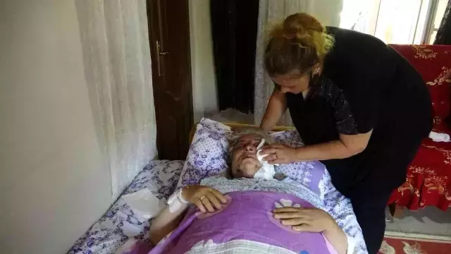 'Seni görmeye geldim' diyen akrabasına kapıyı açtı, sonrası kabus! Yaşlı kadın 34 yerinden bıçaklandı