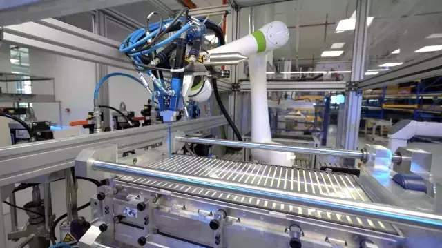 Yollara çıkmaya hazırlanan yerli otomobilde ilk batarya üretildi