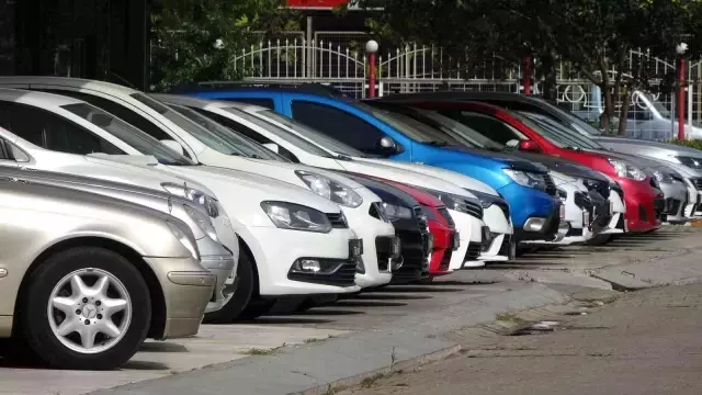 Oto galericiler, 6 ay ve 6 bin kilometre şartının vatandaşlara da uygulanmasını istiyor