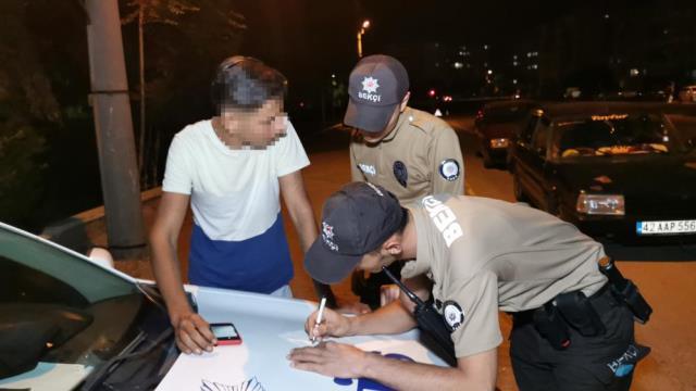 'Bunların kaşıntıları var' deyip devletin polisini dövdürmek için adam çağırdı