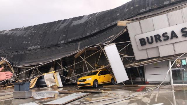Bursa'da hayat felç oldu! Terminale yıldırım düştü, sokaklar sular altında
