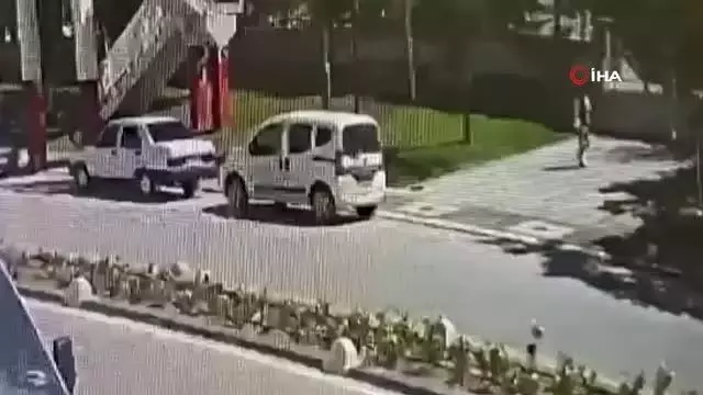 Yaşlı adamı dolandıran zanlı pişkinlikte sınır tanımadı: Yakışıklı çıkart ha