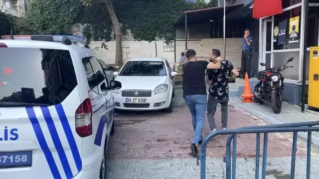 Konuşma bahanesiyle çağırdığı eşine yumrukladı! Olaya şahit olan vatandaşlar umursamadı