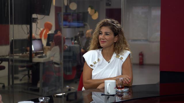 'Babam yüzünden çocukluğum çok travmatikti' diyen Nadide Sultan, yaşadığı zor günleri anlattı