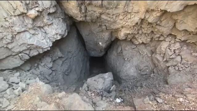 Teröristlere ait 2 mağaraya giren Mehmetçik o anları paylaştı! Çok sayıda mühimmat ele geçirildi
