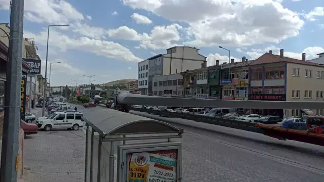 İlçenin içinden geçtiler, gören bir daha baktı