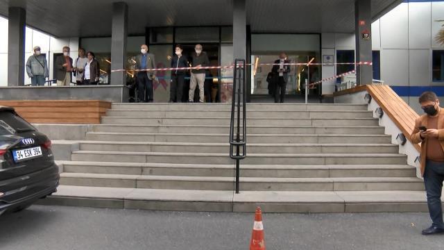 Ataşehir'de tepki çeken görüntülerin kaydedildiği hastanenin kapısına şerit çekildi