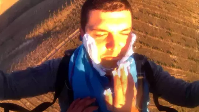 200 metre yükseklikte usturalı sakal tıraşı oldu