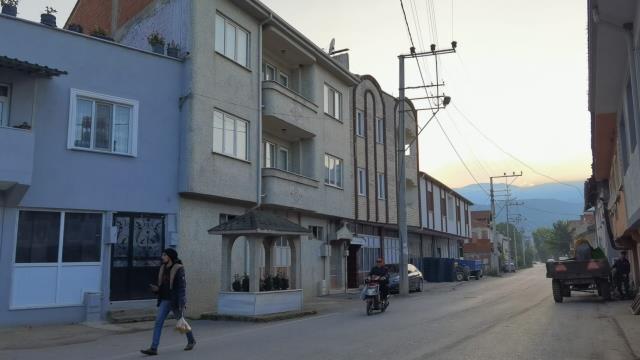 Gizemli mezar köyü ikiye böldü! O mezar aşkından ölen kıza mı ait?