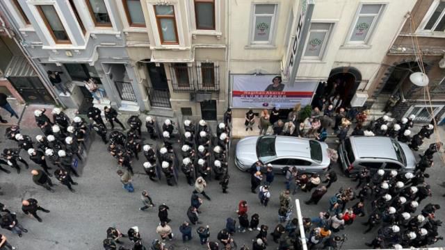 BEYOĞLU'NDA HDP YÜRÜYÜŞÜNE POLİS MÜDAHALESİ 121 GÖZALTI