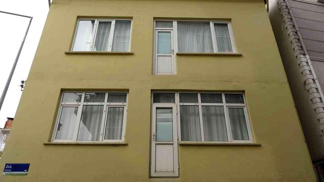 Karadeniz fıkrası gibi apartman! Görenler cep telefonuna sarılıyor
