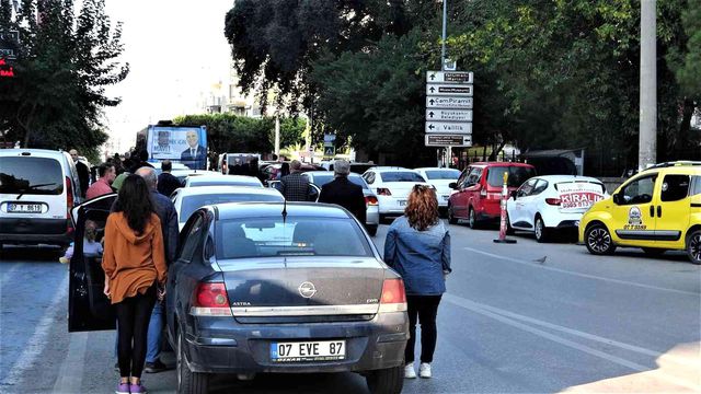 Saygı duruşu sırasında yaşanan zincirleme kazada 6 araç birbirine girdi