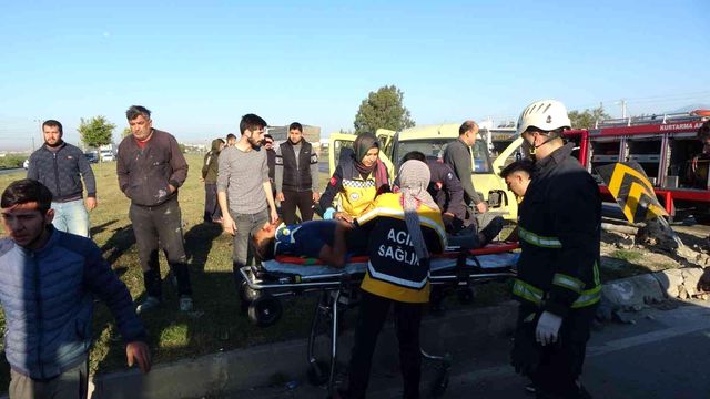 Trafik kazasında eşini kaybeden yaralı adamın feryatları yürekleri dağladı