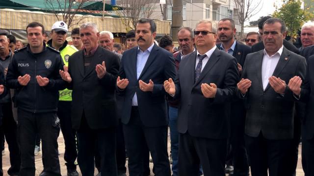 Türkiye'nin tahıl ambarında kaymakam ve belediye başkanı öncülüğünde yağmur duasına çıktılar