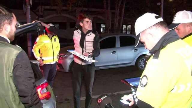 Kadıköy'de denetime takılan plakasız sürücüden şaşırtan tepki: Babam görecek