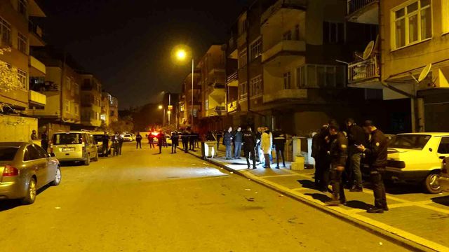 Sağlık ekibine yardım için giden ekipleri bıçakladı: 1'i bekçi 3'ü polis 4 yaralı