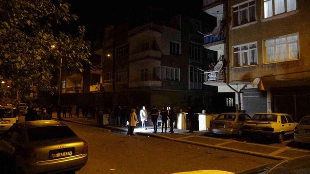 Sağlık ekibine yardım için giden ekipleri bıçakladı: 1'i bekçi 3'ü polis 4 yaralı