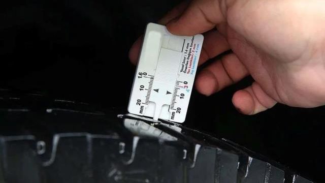 1 Aralık'a kadar aracına kış lastiği takmayanlar 1152 lira para cezası ödeyecek