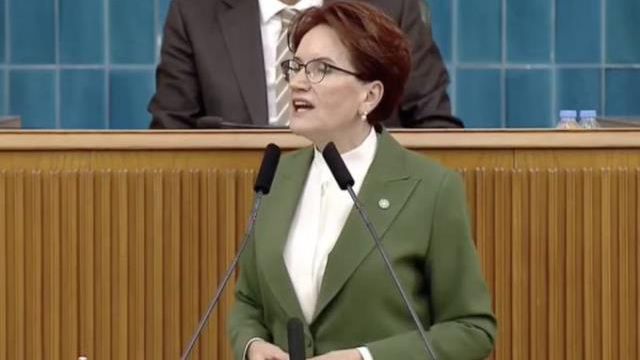 Akşener'den hayat pahalılığı tepkisi! Kürsüye market sepetindeki ürünlerle çıkıp fiyat değişimine dikkat çekti