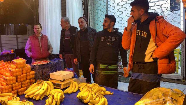Pazarcı ile perdecinin 'kasa koyma' kavgasında kan aktı, vatandaşlar büyük korku yaşadı
