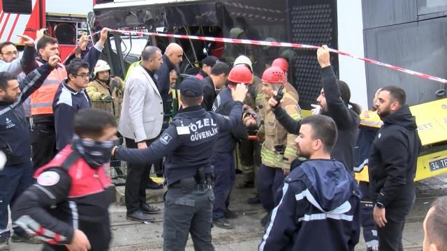 Tramvayın çarptığı otobüsün şoförü feci kazayı anlattı: Tramvay kırmızı ışıkta geçti