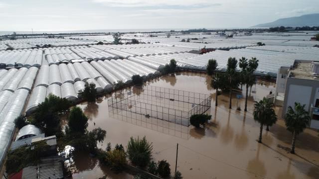 Son Dakika: Antalya'da selin bilançosu: 100 konut, 497 araç ve 12 bin 500 dönüm sera hasar gördü