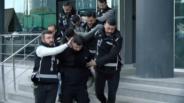 Küçük çocukları kurye yapıp silah taşıtan çete üyeleri, kıskıvrak yakalandı! Bağ evini cephaneye çevirmişler
