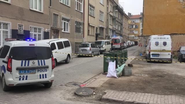 Konya'da cinnet geçirerek kızlarını öldüren baba polise teslim oldu