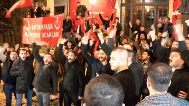 İstanbul'daki İsveç Konsolosluğu önünde protesto! Pano kırılınca gerginlik yaşandı