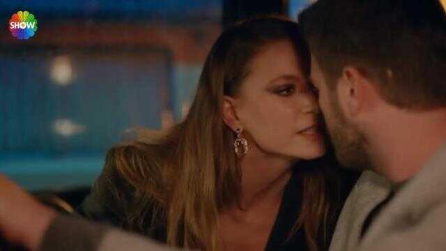 Serenay Sarıkaya ve Kıvanç Tatlıtuğ'un rol aldığı Aile dizisinden ilk fragman yayınlandı