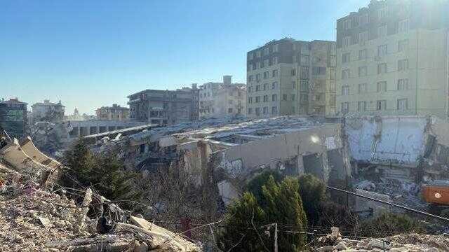 'Çitos' isimli kedi içeri kaçınca enkazdaki arama çalışmaları yeniden başladı! Nabız sesi duyuldu