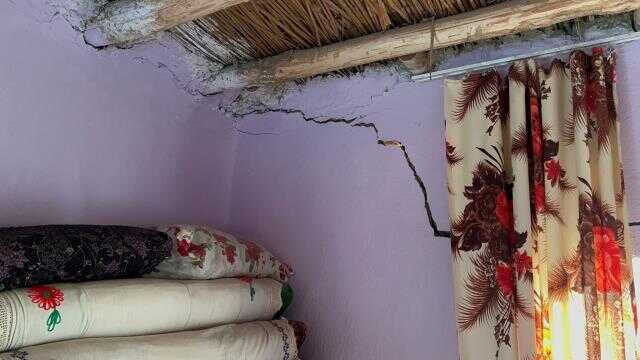 Burası deprem bölgesi değil! 11 yıl önce ortaya çıkan topraktaki yüzey kırıkları, iki mahalleyi yutmak üzere