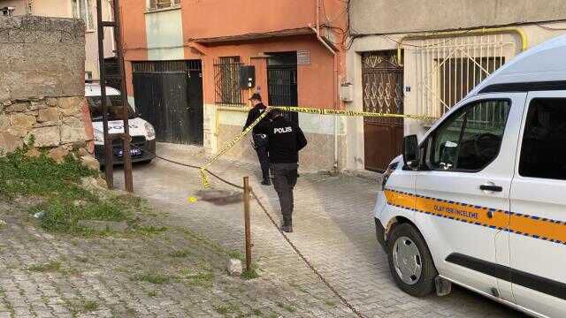 Eşini sokak ortasında bıçaklayarak öldüren sanık: Bize büyü yapıldı, asılmak istiyorum