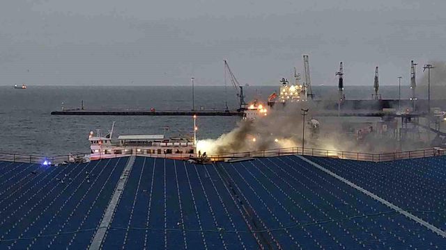 Tekirdağ açıklarında feribot alev alev yandı