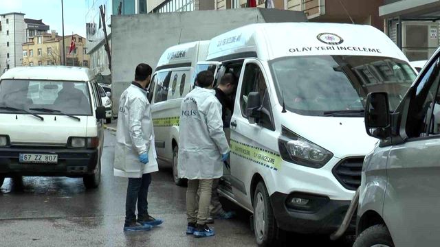 Pendik'te karısını öldüren şahıs, kendisini 5. kattan aşağı attı