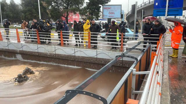 Son dakika: Şanlıurfa sele teslim! 4 kişi hayatını kaybetti, 2 itfaiye eri aranıyor